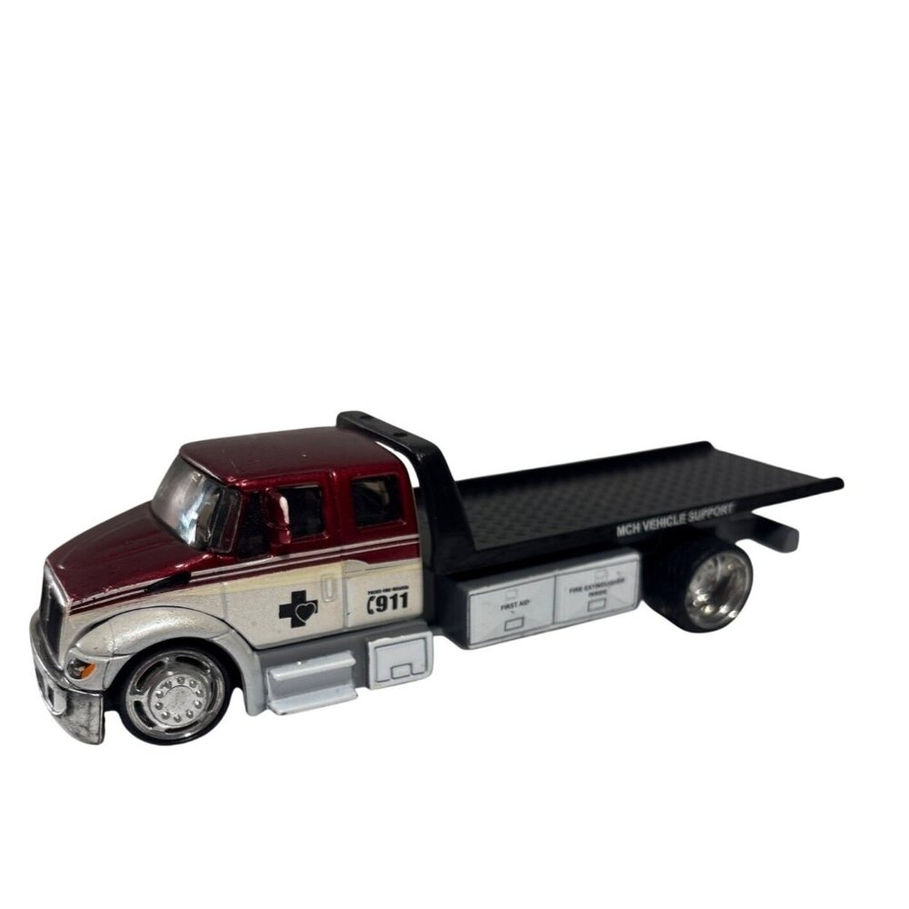 Maisto International DuraStar Flatbed Diecast Truck 1:64